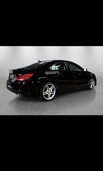 Mercedes-Benz CLA200 4 of 5
