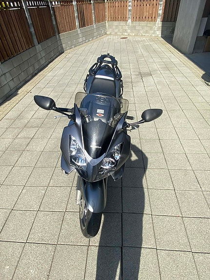 Honda VFR 800 4 of 8