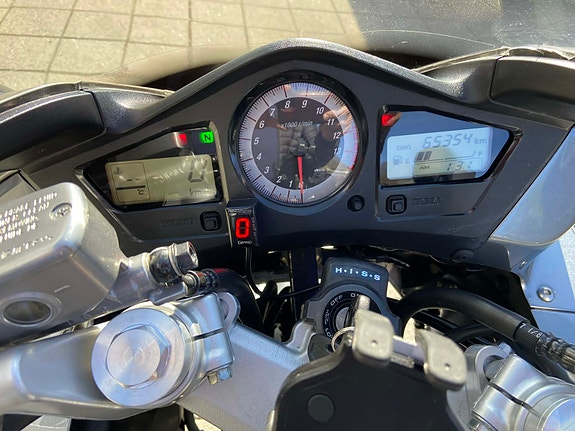 Honda VFR 800 2 of 8
