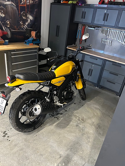 Yamaha XSR 125 2 of 4