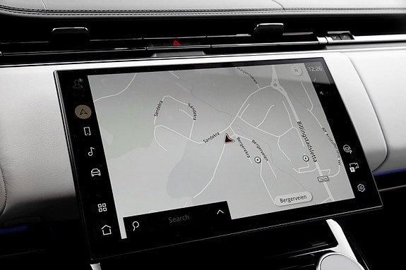 Land Rover Range Rover Sport 18 of 30