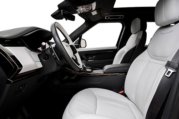 Land Rover Range Rover Sport 7 of 30