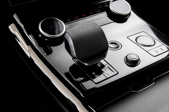 Land Rover Range Rover Sport 24 of 30