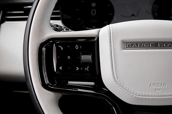 Land Rover Range Rover Sport 14 of 30