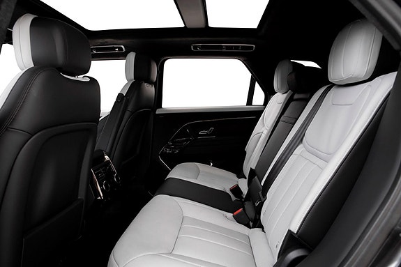 Land Rover Range Rover Sport 11 of 30