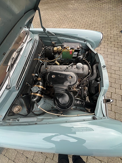 Mercedes-Benz 230 13 of 30