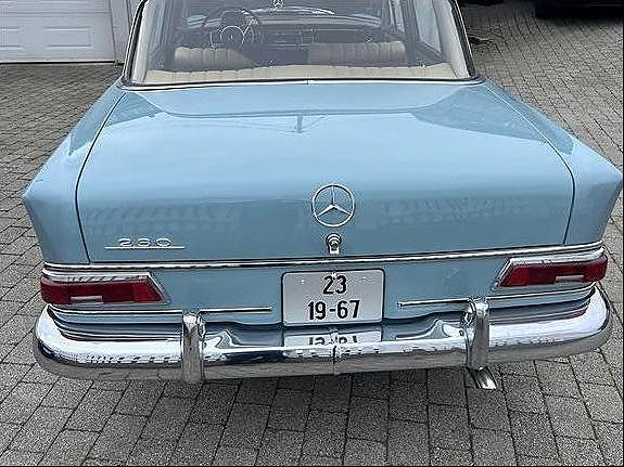Mercedes-Benz 230 10 of 30