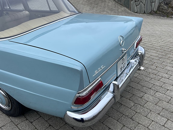 Mercedes-Benz 230 9 of 30