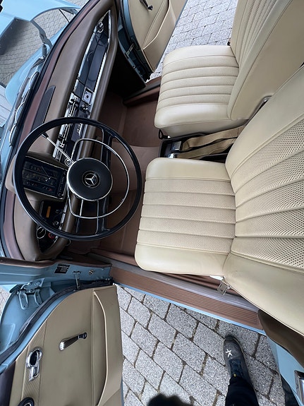 Mercedes-Benz 230 16 of 30