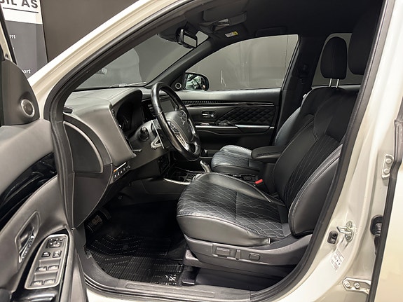 Mitsubishi Outlander 12 of 30