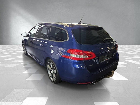 Peugeot 308 4 of 5