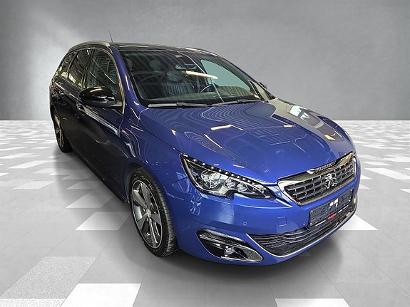 Peugeot 308 2 of 5