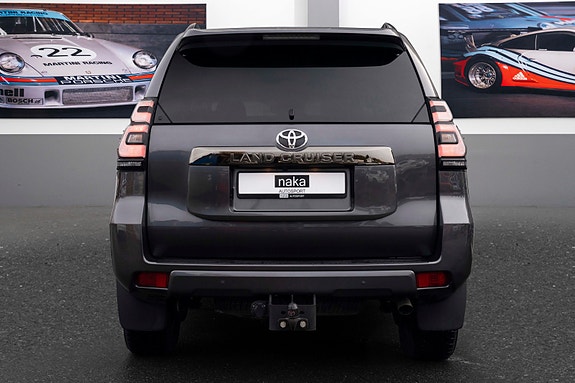 Toyota Land Cruiser 9 of 30