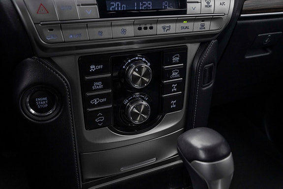 Toyota Land Cruiser 27 of 30