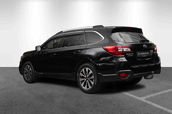 Subaru Outback 3 of 5