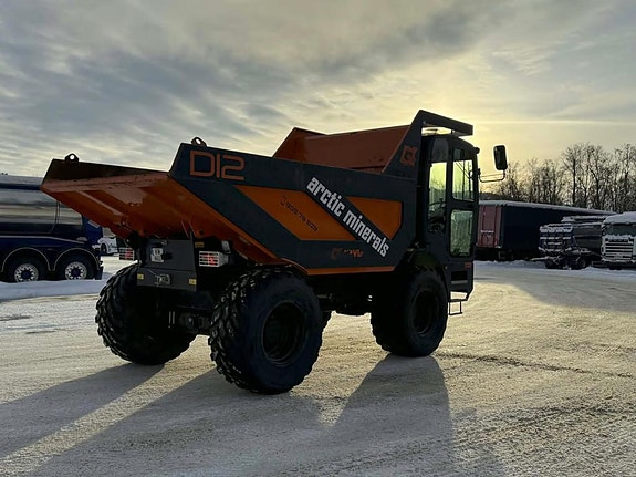 Andre D’avino d12 dumper 4 of 5