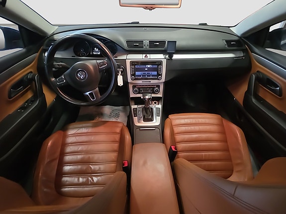 Volkswagen Passat CC 9 of 23