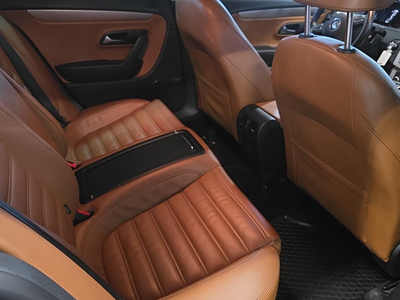 Volkswagen Passat CC 12 of 23