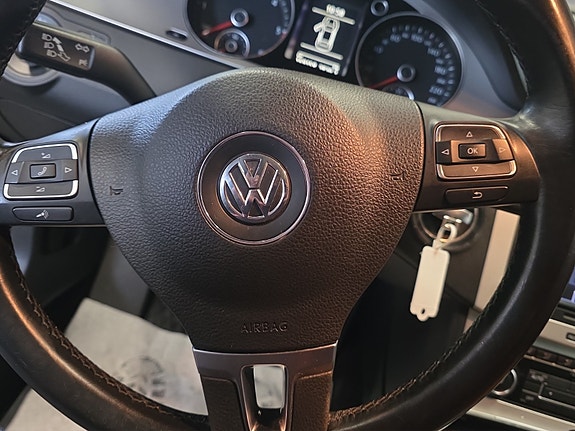 Volkswagen Passat CC 16 of 23