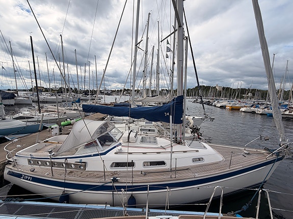 Hallberg-Rassy 342 med ny motor – trygg kvalitetsseiler med klassisk identitet. 5 of 5