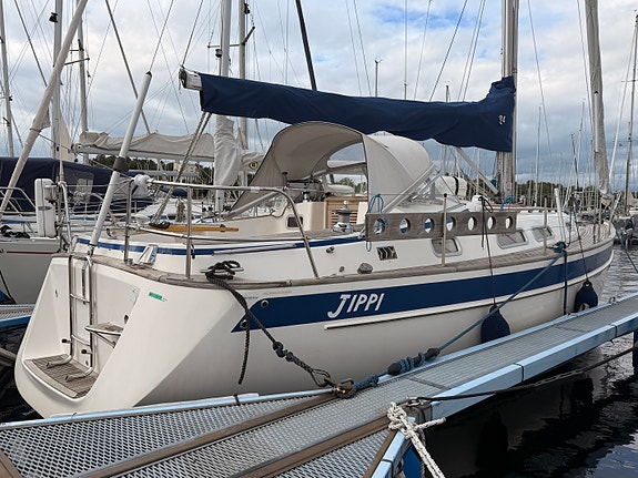Hallberg-Rassy 342 med ny motor – trygg kvalitetsseiler med klassisk identitet. 4 of 5