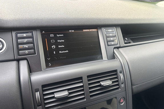 Land Rover Discovery Sport 26 of 30