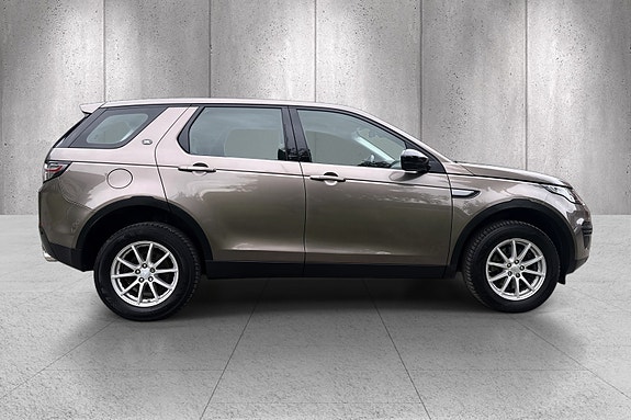 Land Rover Discovery Sport 8 of 30
