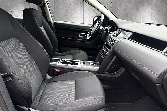 Land Rover Discovery Sport 18 of 30