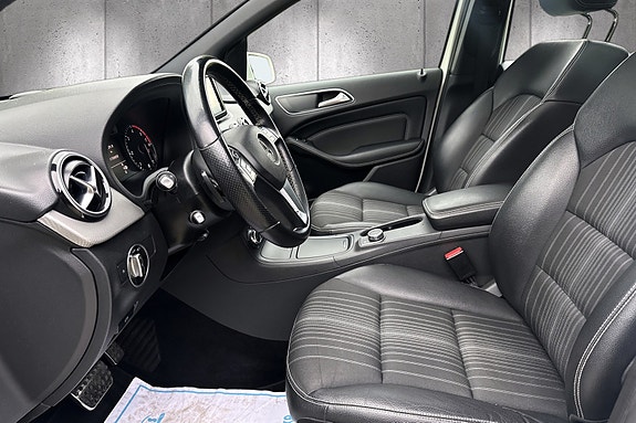 Mercedes-Benz B200 26 of 30