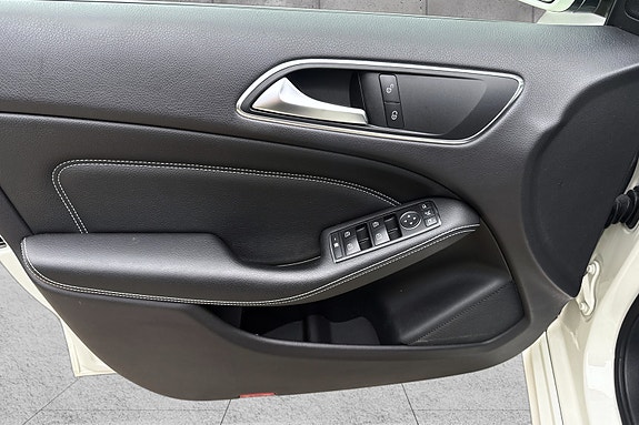 Mercedes-Benz B200 20 of 30