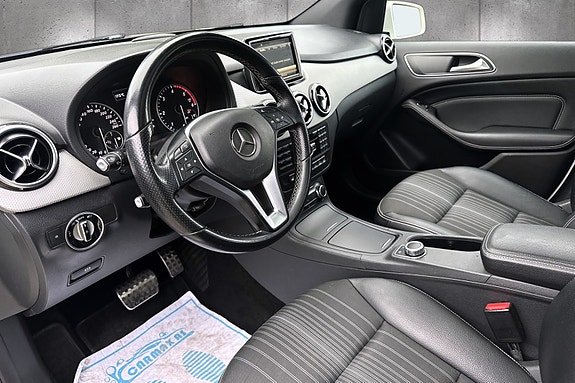 Mercedes-Benz B200 30 of 30