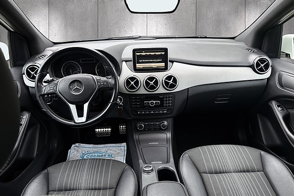 Mercedes-Benz B200 28 of 30