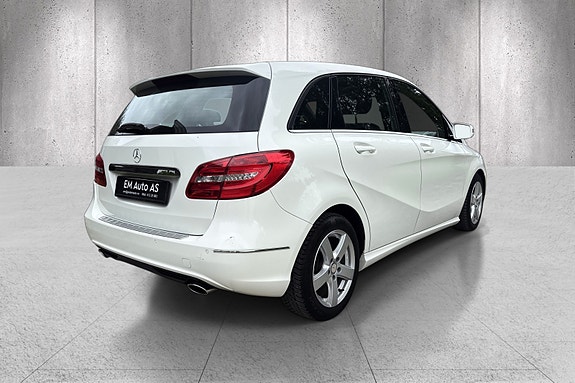 Mercedes-Benz B200 11 of 30