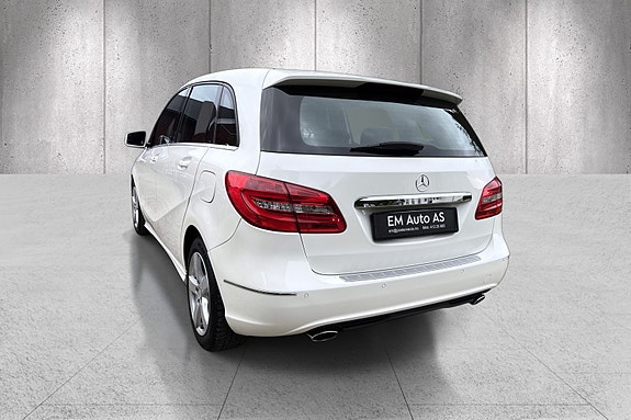 Mercedes-Benz B200 13 of 30