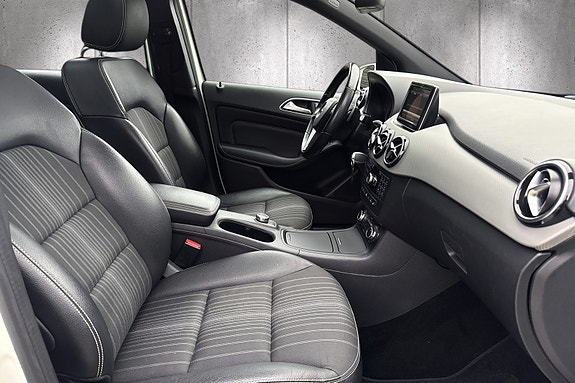 Mercedes-Benz B200 18 of 30