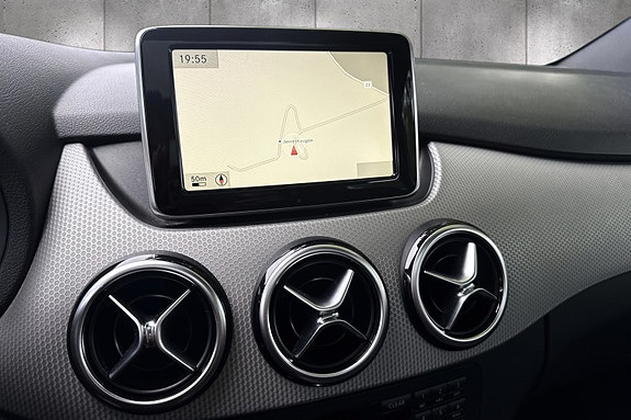 Mercedes-Benz B200 29 of 30