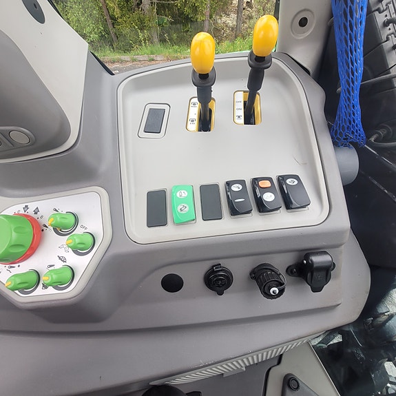 Deutz Fahr 6130.4 Agrotron RVShift 21 of 28