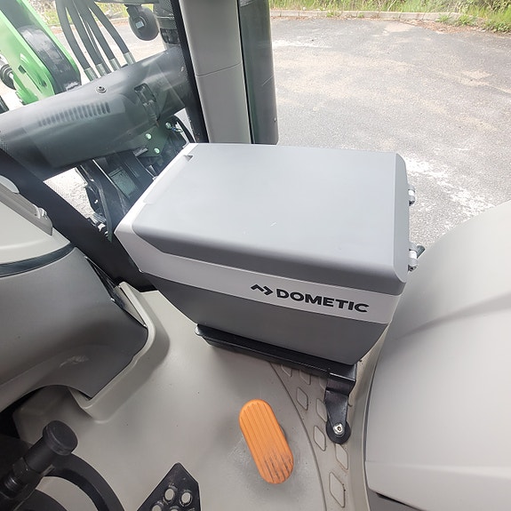 Deutz Fahr 6130.4 Agrotron RVShift 25 of 28