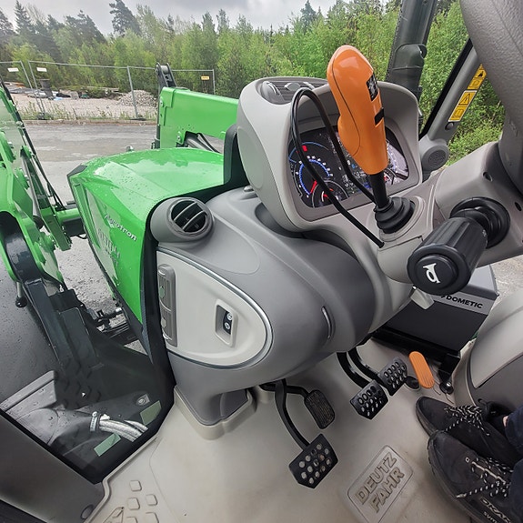Deutz Fahr 6130.4 Agrotron RVShift 20 of 28