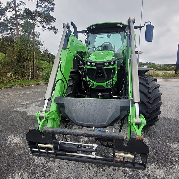 Deutz Fahr 6130.4 Agrotron RVShift 4 of 28