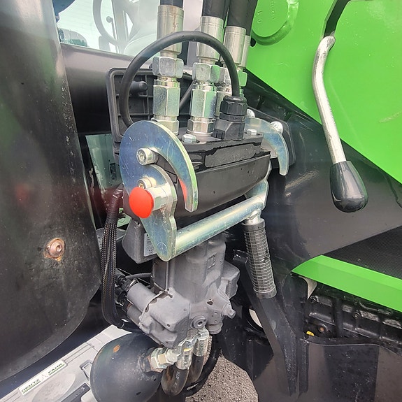 Deutz Fahr 6130.4 Agrotron RVShift 13 of 28