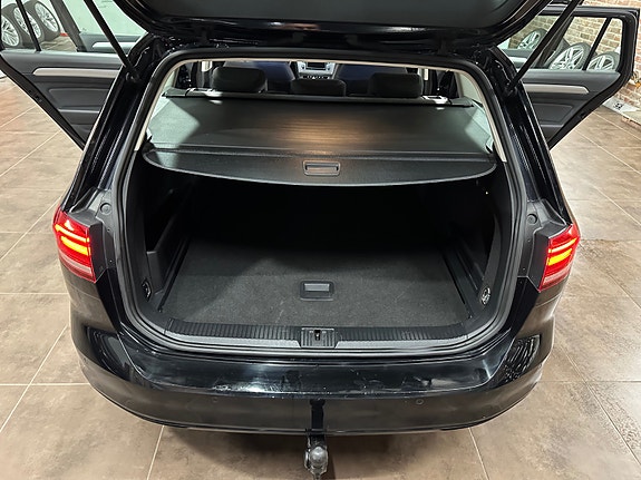 Volkswagen Passat 25 of 30