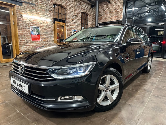 Volkswagen Passat 4 of 30