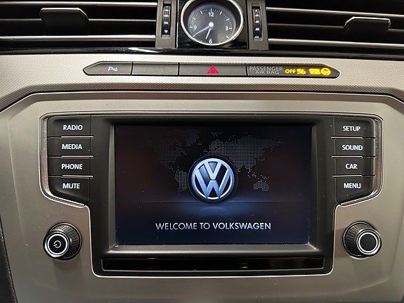 Volkswagen Passat 29 of 30