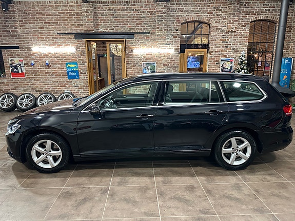 Volkswagen Passat 8 of 30