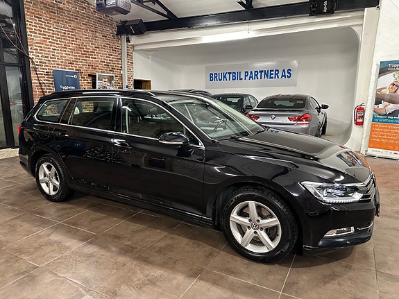 Volkswagen Passat 17 of 30