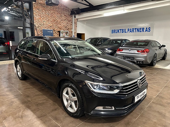 Volkswagen Passat 18 of 30