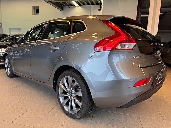 Volvo V40 5 of 5