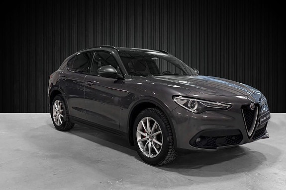 Alfa Romeo Stelvio 5 of 30