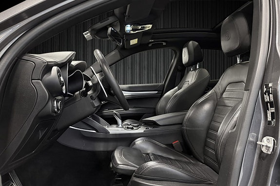 Alfa Romeo Stelvio 22 of 30